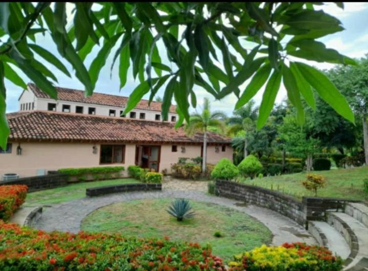 Villas De Palermo Hotel And Resort -Private Detached Houses Сан Хуан дел Сур Екстериор снимка